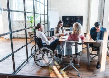 ЖЫЛ БАСЫНАН БЕРІ 200-ДЕН АСА МҮМКІНДІГІ ШЕКТЕУЛІ АЗАМАТ ЖҰМЫСПЕН ҚАМТЫЛДЫ