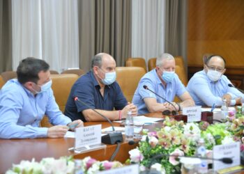 КОМПАНИЯ ӨКІЛДЕРІМЕН КЕЗДЕСТІ