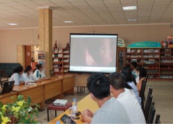 ДӨҢГЕЛЕК ҮСТЕЛ ӨТКІЗІЛІП, ӘЛЕУМЕТТІК ЖАРНАМАЛАР ІЛІНДІ