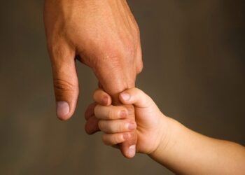 ҰРПАҚ ТӘРБИЕСІНЕ ӘКЕЛЕР ДЕ ҮЛЕС ҚОСУДА