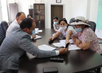 ТҰРҒЫНДАРМЕН ТЫҒЫЗ БАЙЛАНЫСТА ЖҰМЫС ЖАСАУДА