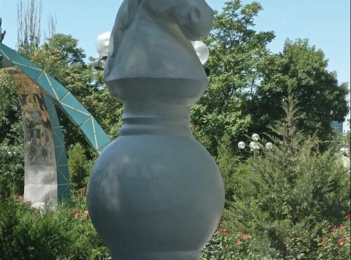 СӘУЛЕТІ ШАХМАТ ПІШІНІМЕН ТОЛЫҚТЫ