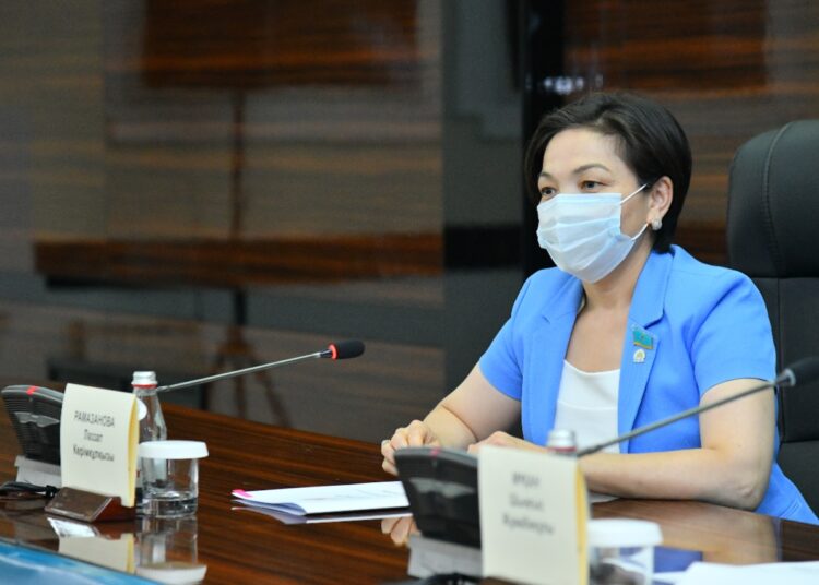 АРНАЙЫ ІССАПАРМЕН КЕЛДІ