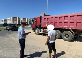 Ауыр жүк көлігін лас күйінде басқарған жүргізушілерге қатысты рейд өтті