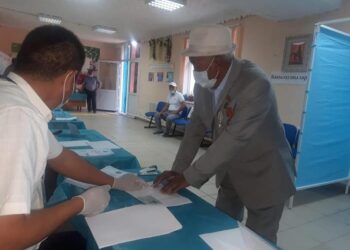 Халық таңертеңнен бері белсенділік танытып, дауыс беруде