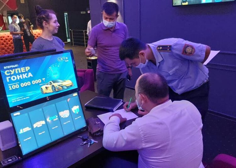 ШЫМКЕНТ БАЗАРЛАРЫНДА САНИТАРЛЫҚ ТАЛАПТАРДЫҢ САҚТАЛУЫ ТЕКСЕРІЛУДЕ