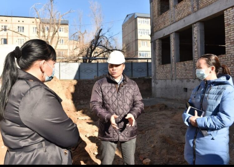 ЖЫЛ СОҢЫНА ДЕЙІН 2 437 ОТБАСЫ БАСПАНАЛЫ БОЛАДЫ