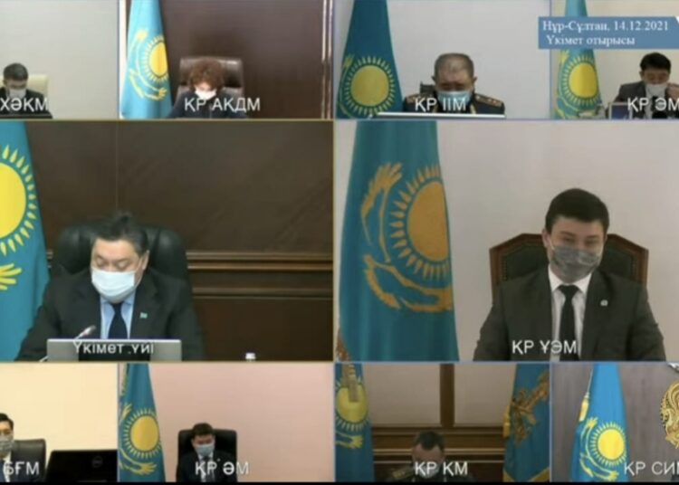 ШЫМКЕНТТЕ 9 МЫҢҒА ЖУЫҚ АДАМ PFIZER ВАКЦИНАСЫН САЛДЫРДЫ