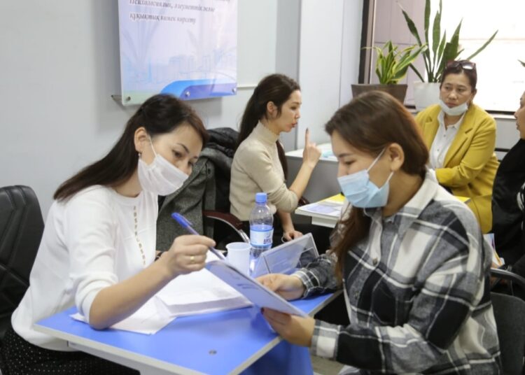 ШЫМКЕНТТЕ 33 МЫҢҒА ЖУЫҚ АДАМ ЖҰМЫСПЕН ҚАМТЫЛҒАН