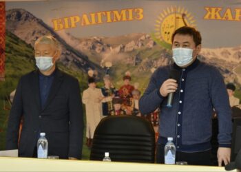 ҚАЛА ӘКІМІ АБАЙ АУДАНЫНЫҢ ТҰРҒЫНДАРЫМЕН КЕЗДЕСТІ