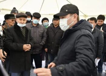 ҚАЛА ӘКІМІ «ТҰРАН» ШАҒЫНАУДАНЫ ТҰРҒЫНДАРЫМЕН КЕЗДЕСТІ