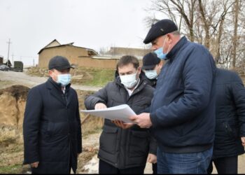 ҚАЛА ӘКІМІ БАЗАРҚАҚПА ТҰРҒЫН АЛАБЫНДАҒЫ КӨПІРДІҢ ЖАҒДАЙЫМЕН ТАНЫСТЫ