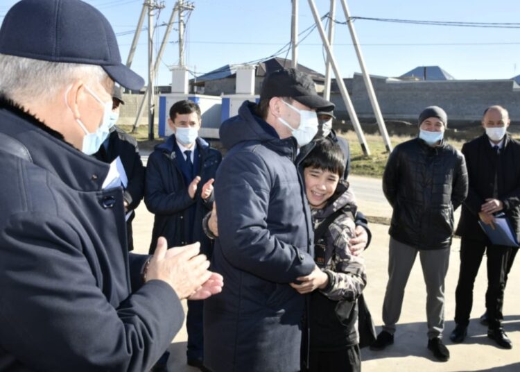 ҚАЛА ӘКІМІ АБАЙ АУДАНЫ ТҰРҒЫНДАРЫМЕН КЕЗДЕСТІ