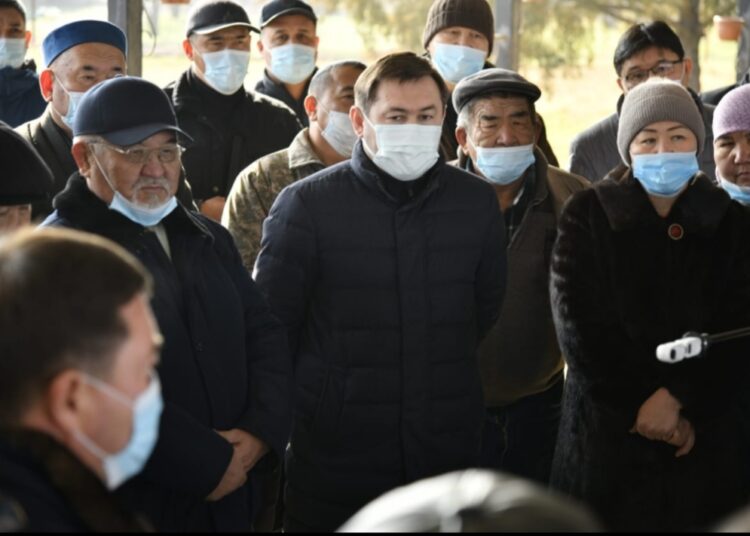 МҰРАТ ӘЙТЕНОВ «ЖАҢАТАЛАП» ЕЛДІМЕКЕНІ ТҰРҒЫНДАРЫМЕН КЕЗДЕСТІ