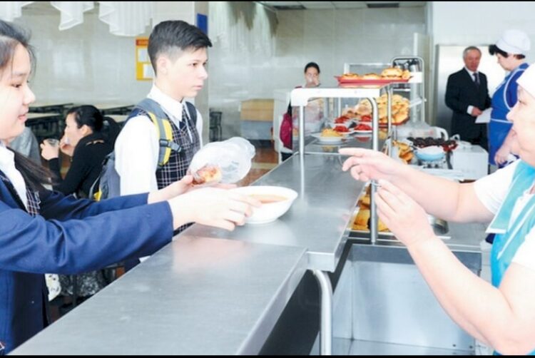 ШЫМКЕНТТІҢ 101 МЫҢНАН АСА БАСТАУЫШ СЫНЫП ОҚУШЫСЫ МЕКТЕПТЕ ТЕГІН ТАМАҚТАНУДА