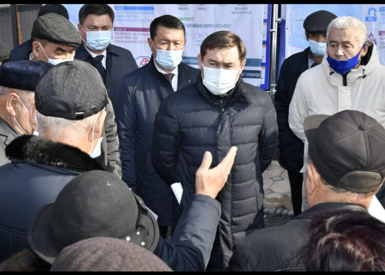 ҚАЛА ӘКІМІ БОЗАРЫҚ ТҰРҒЫНДАРЫМЕН КЕЗДЕСТІ