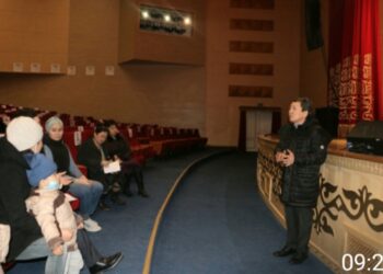 ҚАЛА ӘКІМІНІҢ ОРЫНБАСАРЫ ТҰРҒЫНДАРМЕН КЕЗДЕСТІ