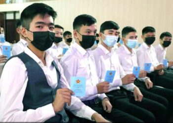 ТҮРКІСТАН: БОЛАШАҚ ОТАН ҚОРҒАУШЫЛАРҒА ТІРКЕУ КУӘЛІКТЕРІ ТАБЫС ЕТІЛДІ