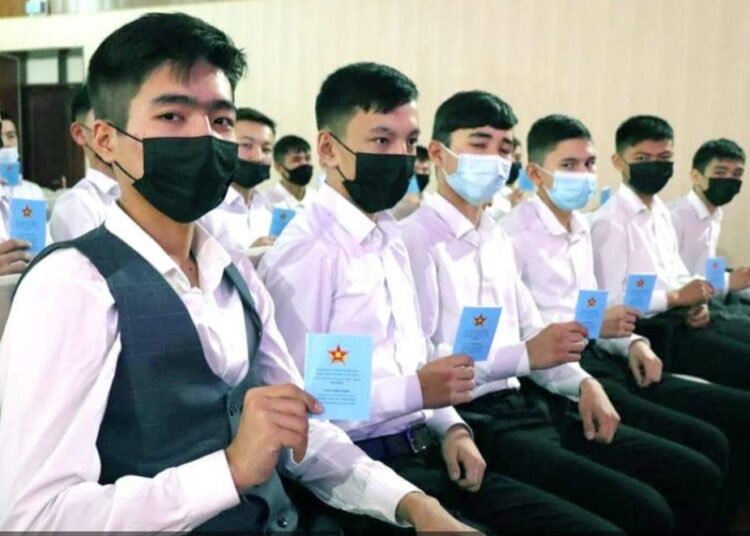 ТҮРКІСТАН: БОЛАШАҚ ОТАН ҚОРҒАУШЫЛАРҒА ТІРКЕУ КУӘЛІКТЕРІ ТАБЫС ЕТІЛДІ