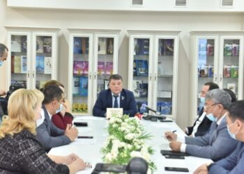 ҚОҒАМДЫҚ КЕҢЕСТІ ЖАСАҚТАУШЫ КОМИССИЯ МҮШЕЛЕРІ САЙЛАНДЫ