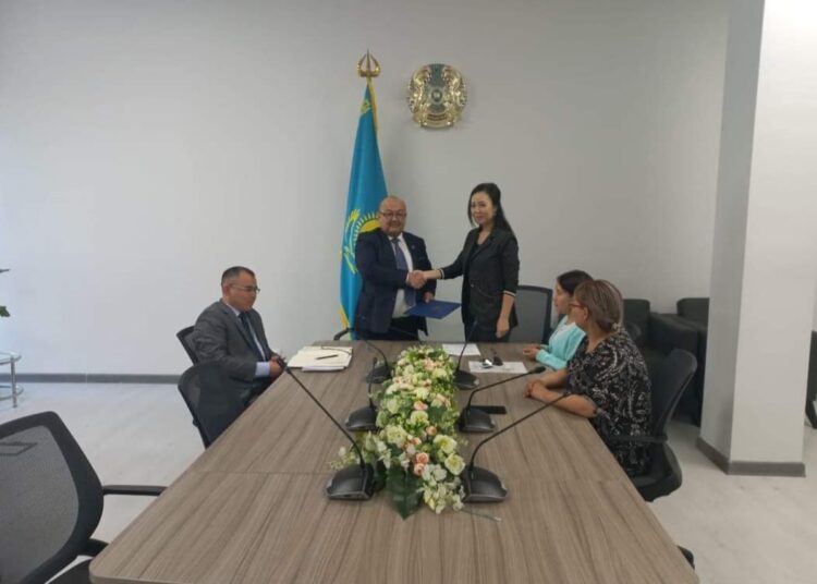 ТҮРКІСТАН: «АШЫҚ ӘКІМДІК» КЕҢСЕСІНДЕ МЕДИАТОРЛАР МЕН АДВОКАТТАР АРАСЫНДА МЕМОРАНДУМ ЖАСАЛДЫ