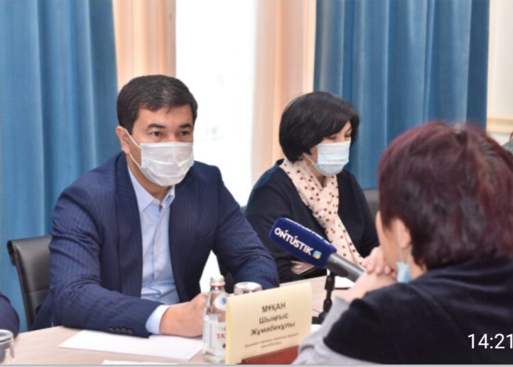 ҚАЛА ӘКІМІНІҢ БІРІНШІ ОРЫНБАСАРЫ «АШЫҚ ЕСІК КҮНІНДЕ» ТҰРҒЫНДАРДЫ ҚАБЫЛДАДЫ