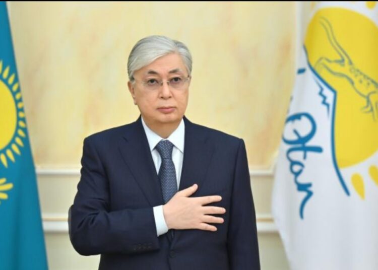 Президент Қасым-Жомарт Тоқаев билік партиясының кезектен тыс съезіне қатысты