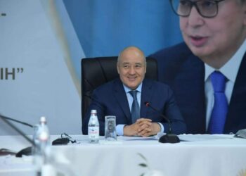 ОБЛЫС ӘКІМІ ЖЕТІСАЙЛЫҚ ТҰРҒЫНДАРДЫҢ ҰСЫНЫСТАРЫ МЕН ӨТІНІШТЕРІН ТЫҢДАДЫ