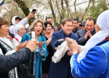 НАУРЫЗ МЕРЕКЕСІ АУДАНДАРДА ЖАЛҒАСТЫ