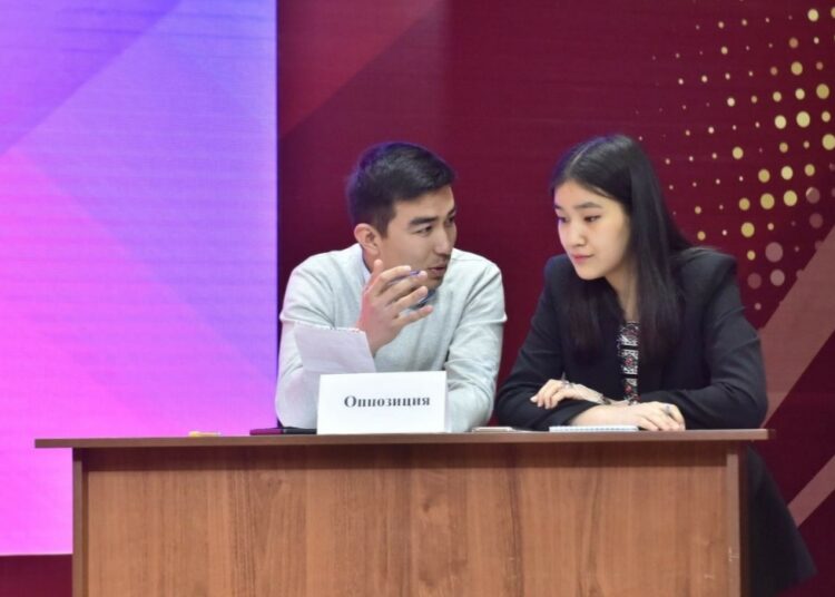 ЖАСТАР ӨЗАРА ПІКІР САЙЫСТЫРДЫ