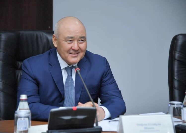 ӨМІРЗАҚ ШӨКЕЕВ ҰСТАЗЫН ҮЛГІ ЕТТІ