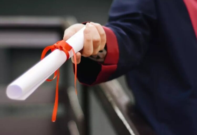 Түлектер жоғары оқу орнын қалай таңдауы керек: Аймағамбетов кеңес берді