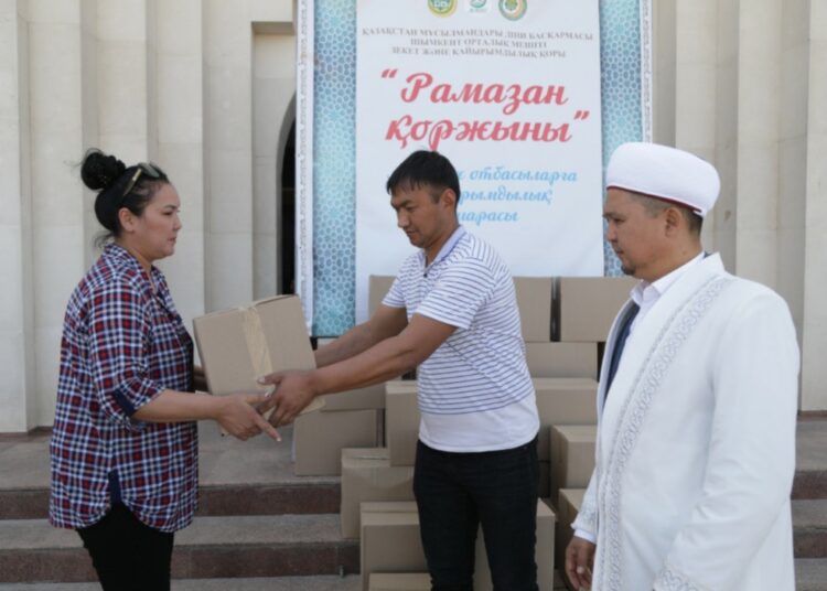ШЫМКЕНТ: 550 отбасыға қайырымдылық көмек берілді