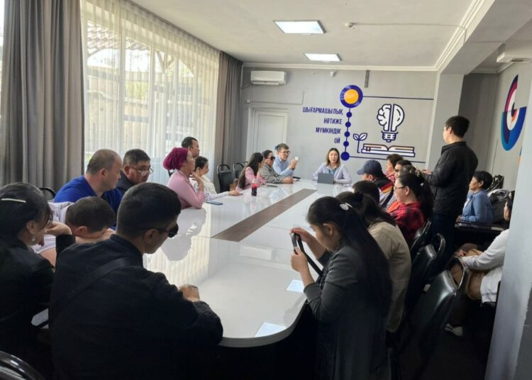 ЕРЕКШЕ ЖАНДАРҒА ТҰРҒЫН ҮЙГЕ ҚАТЫСТЫ БАҒДАРЛАМАЛАР ТҮСІНДІРІЛДІ