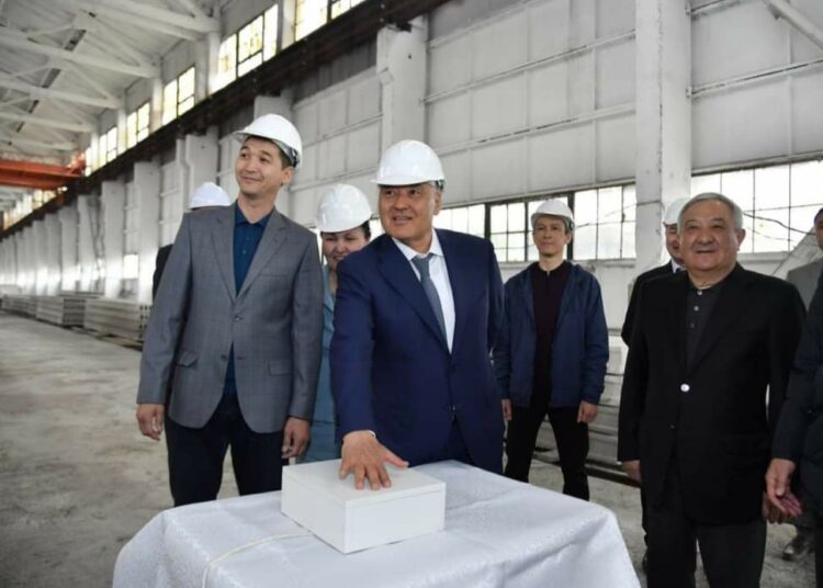 ТҮРКІСТАН: КЕНТАУҒА ГАЗ БЕРІЛІП, ТЕМІРБЕТОН ЗАУЫТЫ АШЫЛДЫ