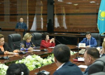 ӘЙЕЛДЕР ІСТЕРІ ЖӘНЕ ОТБАСЫЛЫҚ-ДЕМОГРАФИЯЛЫҚ САЯСАТ ЖӨНІНДЕГІ КОМИССИЯ ОТЫРЫСЫ ӨТТІ