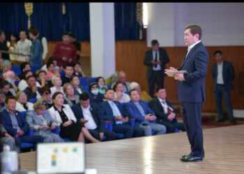 ҚАЛА ӘКІМІ ӘЛ-ФАРАБИ АУДАНЫ ТҰРҒЫНДАРЫНА ӨТКЕН ЖЫЛДЫ ҚОРЫТЫНДЫЛАП ЕСЕП БЕРДІ