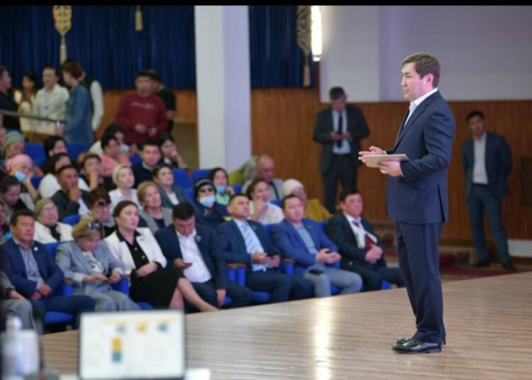 ҚАЛА ӘКІМІ ӘЛ-ФАРАБИ АУДАНЫ ТҰРҒЫНДАРЫНА ӨТКЕН ЖЫЛДЫ ҚОРЫТЫНДЫЛАП ЕСЕП БЕРДІ