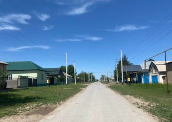 АЛТЫНТӨБЕ ТҰРҒЫН АЛАБЫНДАҒЫ ЭЛЕКТР БАҒАНАЛАРЫ ЖАҢАРТЫЛУДА