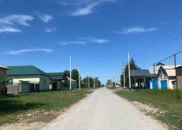 АЛТЫНТӨБЕ ТҰРҒЫН АЛАБЫНДАҒЫ ЭЛЕКТР БАҒАНАЛАРЫ ЖАҢАРТЫЛУДА