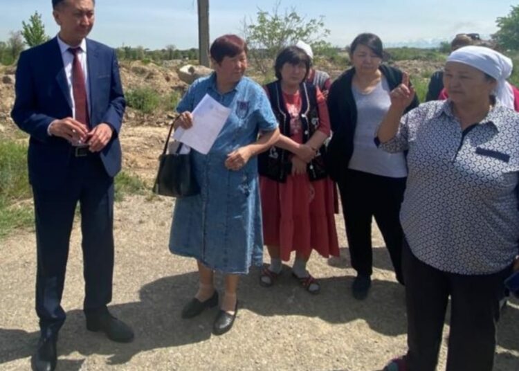 ШЫМКЕНТ: « ЖАС ДӘУРЕН» ШАҒЫН АУДАНЫНЫҢ ТҰРҒЫНДАРЫНЫҢ МӘСЕЛЕСІ ОҢ ШЕШІМІН ТАБУДА