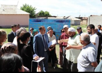 ӘЛ-ФАРАБИ АУДАНЫ ІV-ШІ СЕКТОР ТҰРҒЫНДАРЫМЕН ЕСКІ ҚАЛАШЫҚТА КЕЗДЕСУ ӨТТІ