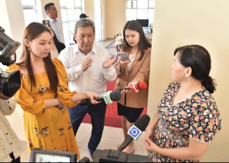 ШЫМКЕНТТЕ АСАР-2 ЕЛДІ МЕКЕНІНІҢ ТҰРҒЫНДАРЫ ТАБИҒИ ГАЗҒА ҚОСЫЛДЫ