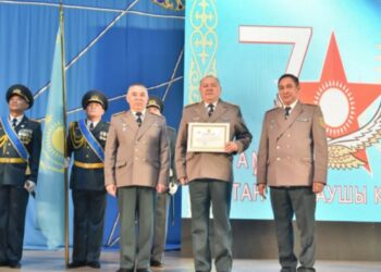 ҚОРҒАНЫС САЛАСЫНЫҢ ҚЫЗМЕТКЕРЛЕРІ МАРАПАТТАЛДЫ