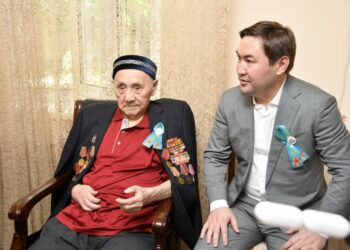 М.ӘЙТЕНОВ ҰОС АРДАГЕРІН МЕРЕКЕМЕН ҚҰТТЫҚТАДЫ