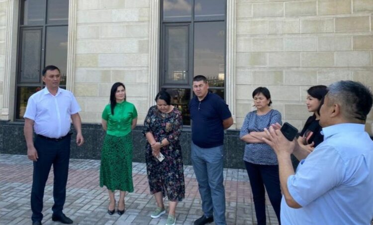 ТҮСІНДІРУ ЖҰМЫСТАРЫ ЖАЛҒАСУДА