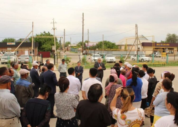 МӘЖІЛІС ДЕПУТАТТАРЫ ТҮРКІСТАН ӨҢІРІНДЕ РЕФЕРЕНДУМ БОЙЫНША НАСИХАТ ЖҰМЫСТАРЫН ЖҮРГІЗІП ЖАТЫР