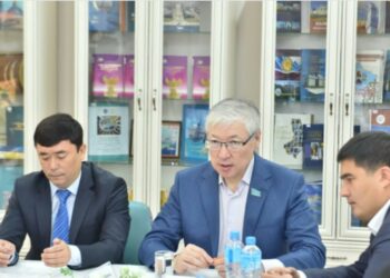 МӘЖІЛІС ДЕПУТАТЫ ЗИЯЛЫ ҚАУЫМ ӨКІЛДЕРІМЕН ЖҮЗДЕСТІ