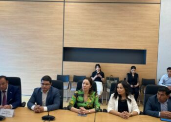 ТҮРКІСТАН: РЕФЕРЕНДУМДЫ ҚОҒАМДЫҚ ҚОЛДАУ ЖӨНІНДЕГІ РЕСПУБЛИКАЛЫҚ ШТАБ ОБЛЫС КӘСІПКЕРЛЕРІМЕН КЕЗДЕСТІ