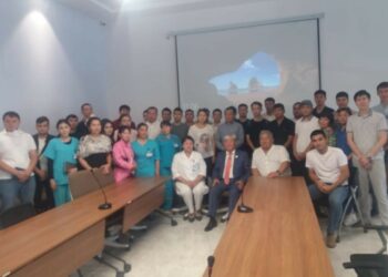 ЖЕДЕЛ ЖӘРДЕМ ҚЫЗМЕТКЕРЛЕРІ РЕФЕРЕНДУМДЫ ҚОЛДАЙДЫ